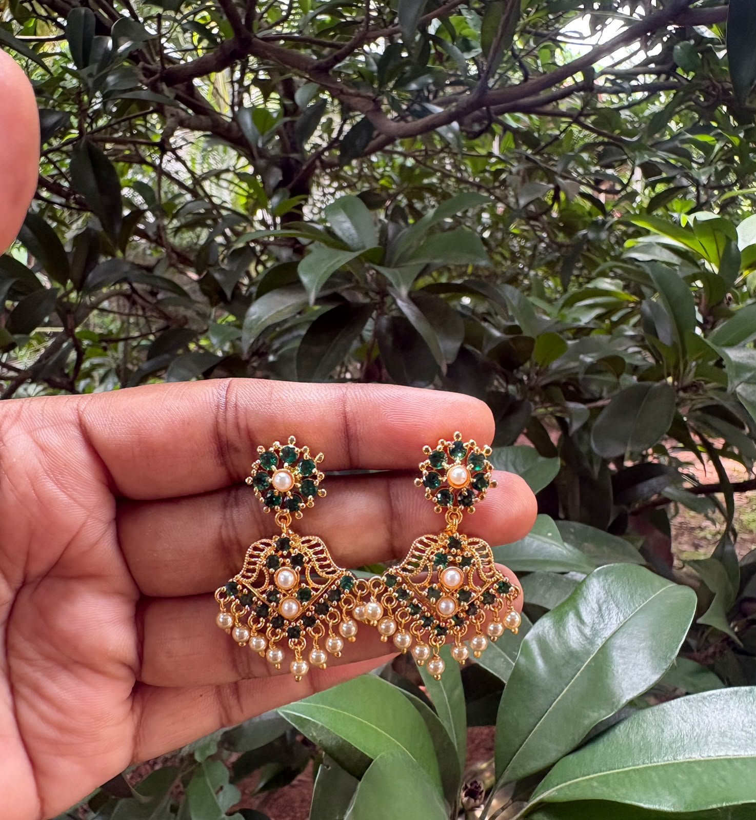 Emerald Jumka with Pearl Hangings