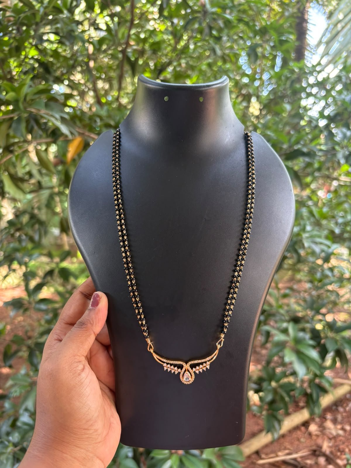 18 Inch Karimani with Stone Pendant | NK Boutique